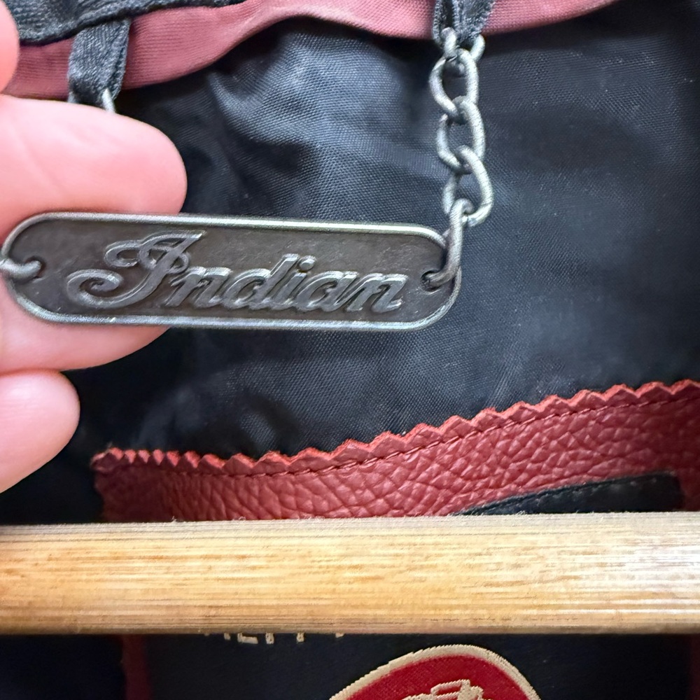Black Indian Motorcycle Leather Vest - Picture 4 of 8